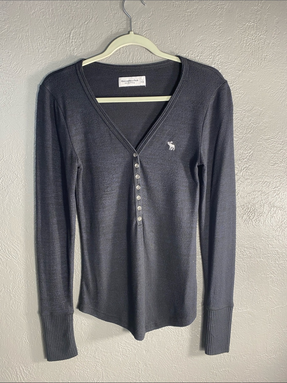 Abercrombie Fitch Soft A&F Cozy Top Womens S Gray Henley Moose Logo Y2K